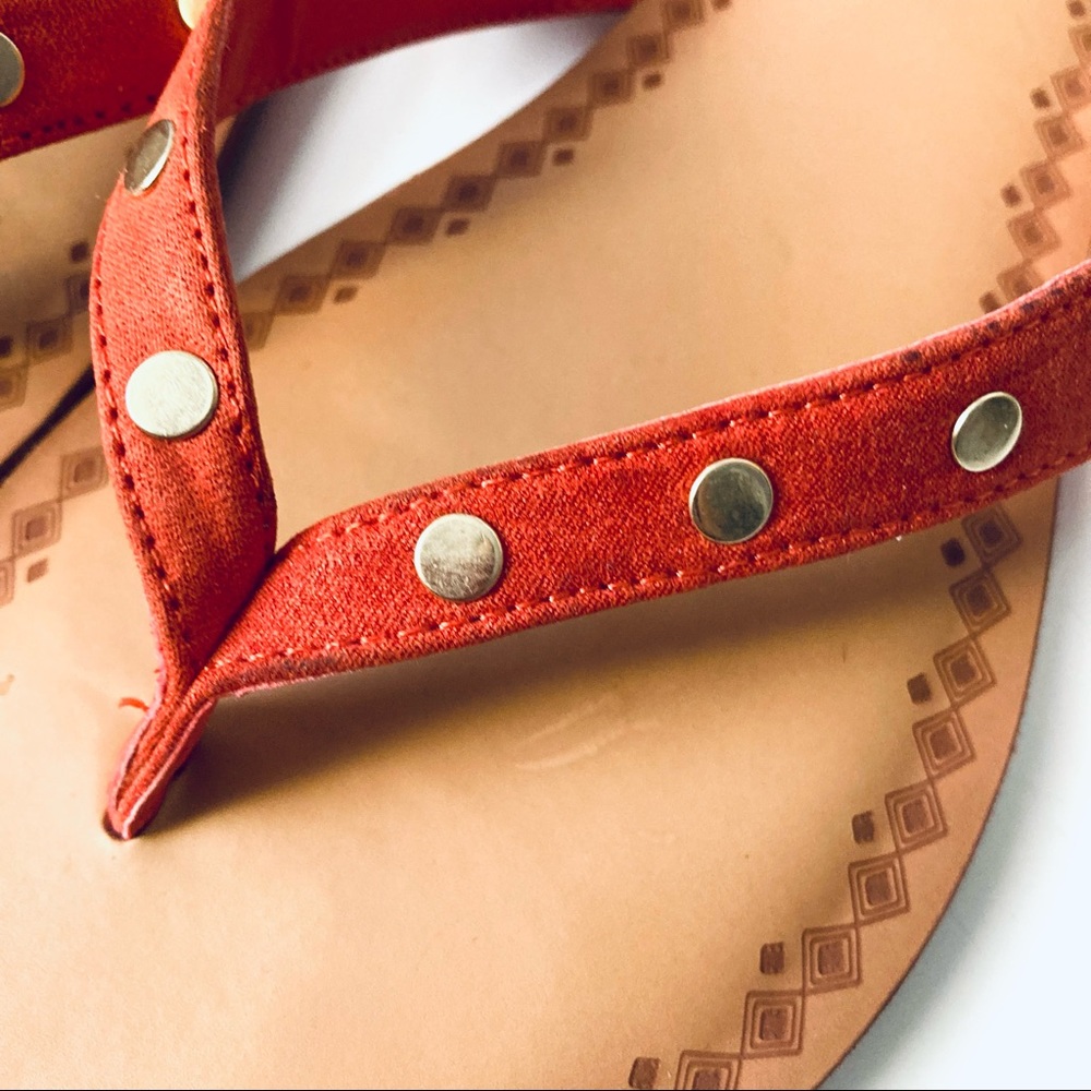 DV by Dolce Vita Bel Stud Flip Flop Thong Sandals Orange and gold studs size 9